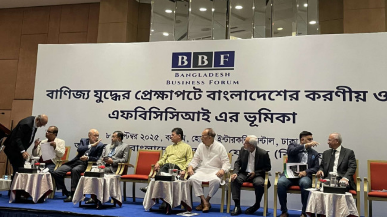 আরএমজি রপ্তানি তো হচ্ছেই, আরও নতুন খাত খুঁজে বের করতে হবে: ড. হোসেন জিল্লুর